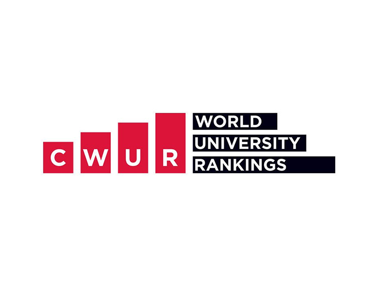 Fundo branco. 4 barras verticais vermelhas com as letras C, W, U e R. 3 barras pretas horizontais World University Rankings. 