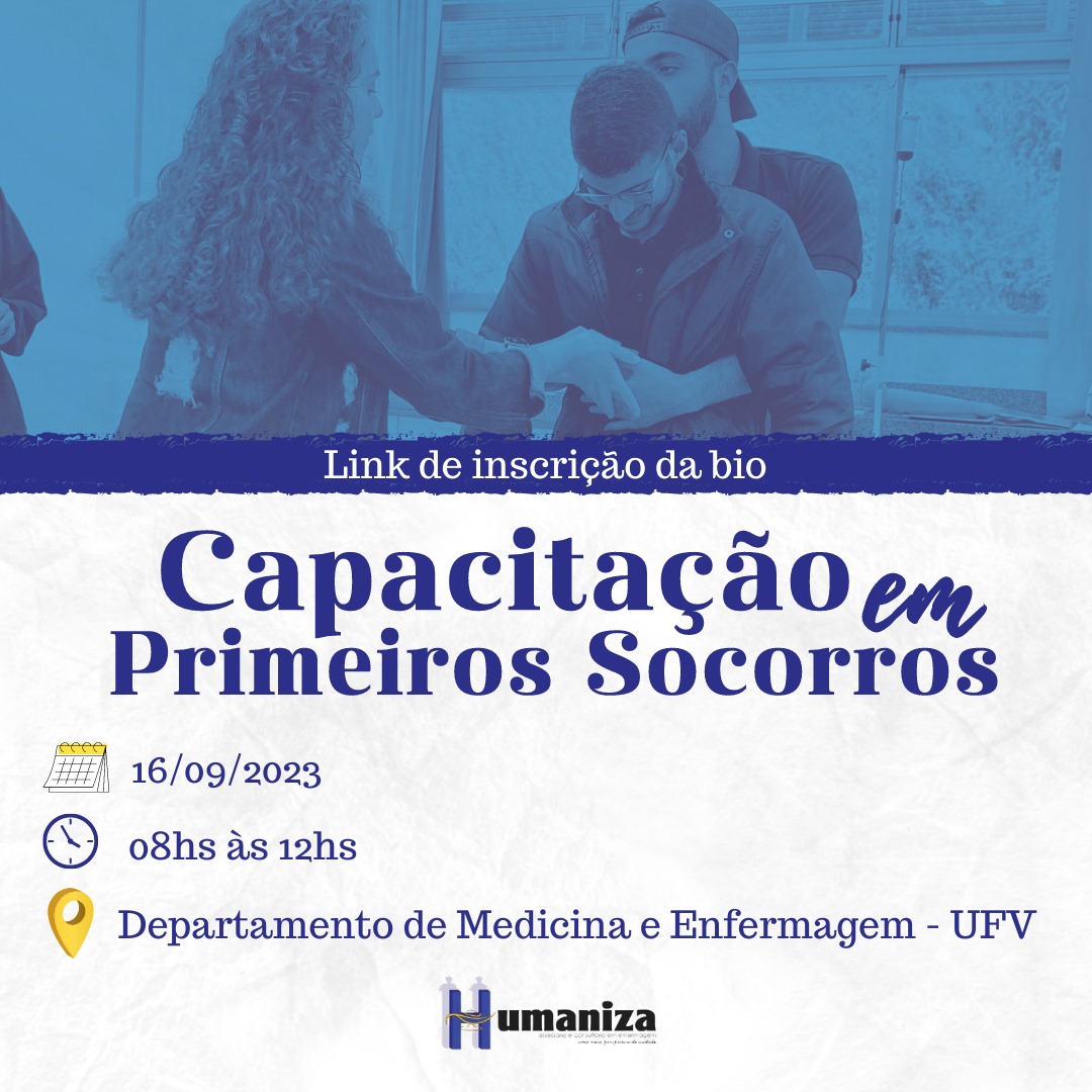 Foto azul de rapaz segurando outro pelas costas com braços cruzados na altura de seu peito. Uma jovem está em frente a eles. 