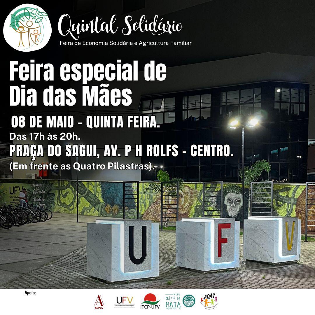 Pátio de blocos de cimento com 3 cubos com as letras U, F e V. Ao fundo, muro com pinturas de micos e plantas. 